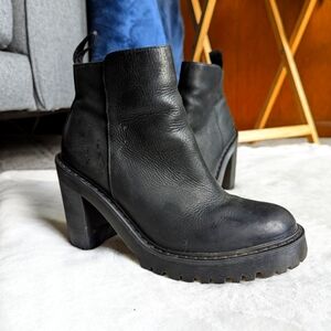 Dr. Martens Magdalena Ankle Boots Size 8